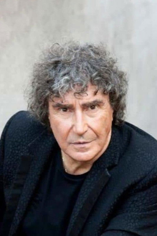 Stefano D'Orazio backdrop