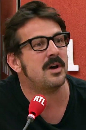 Renaud Saint-Cricq backdrop