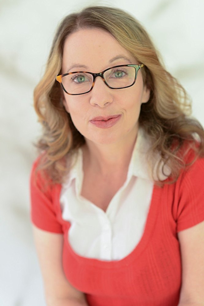 Jaki Valensi-Lauper backdrop