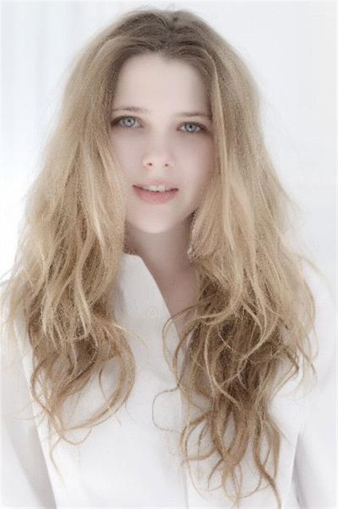 Gabrielle Hersh backdrop