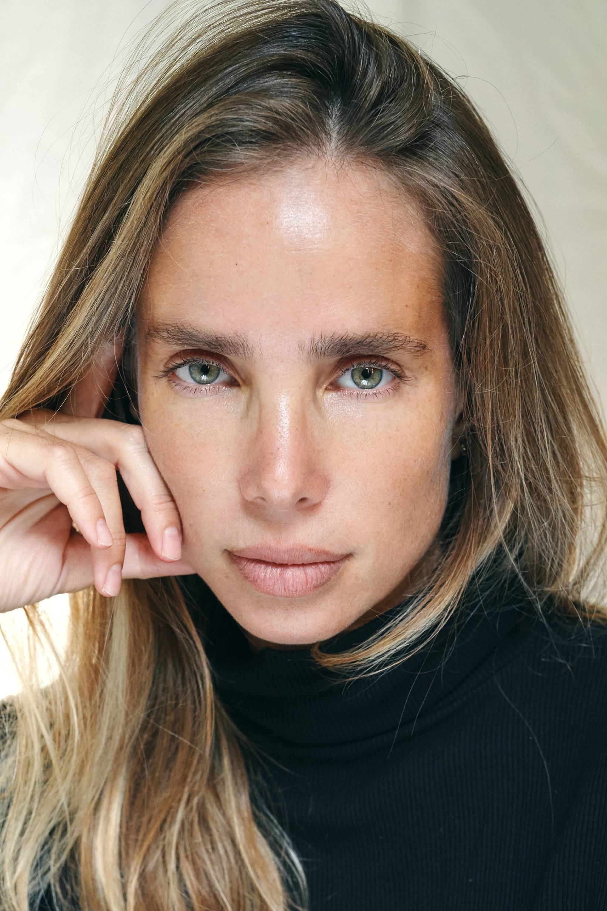 Sarai Givaty backdrop