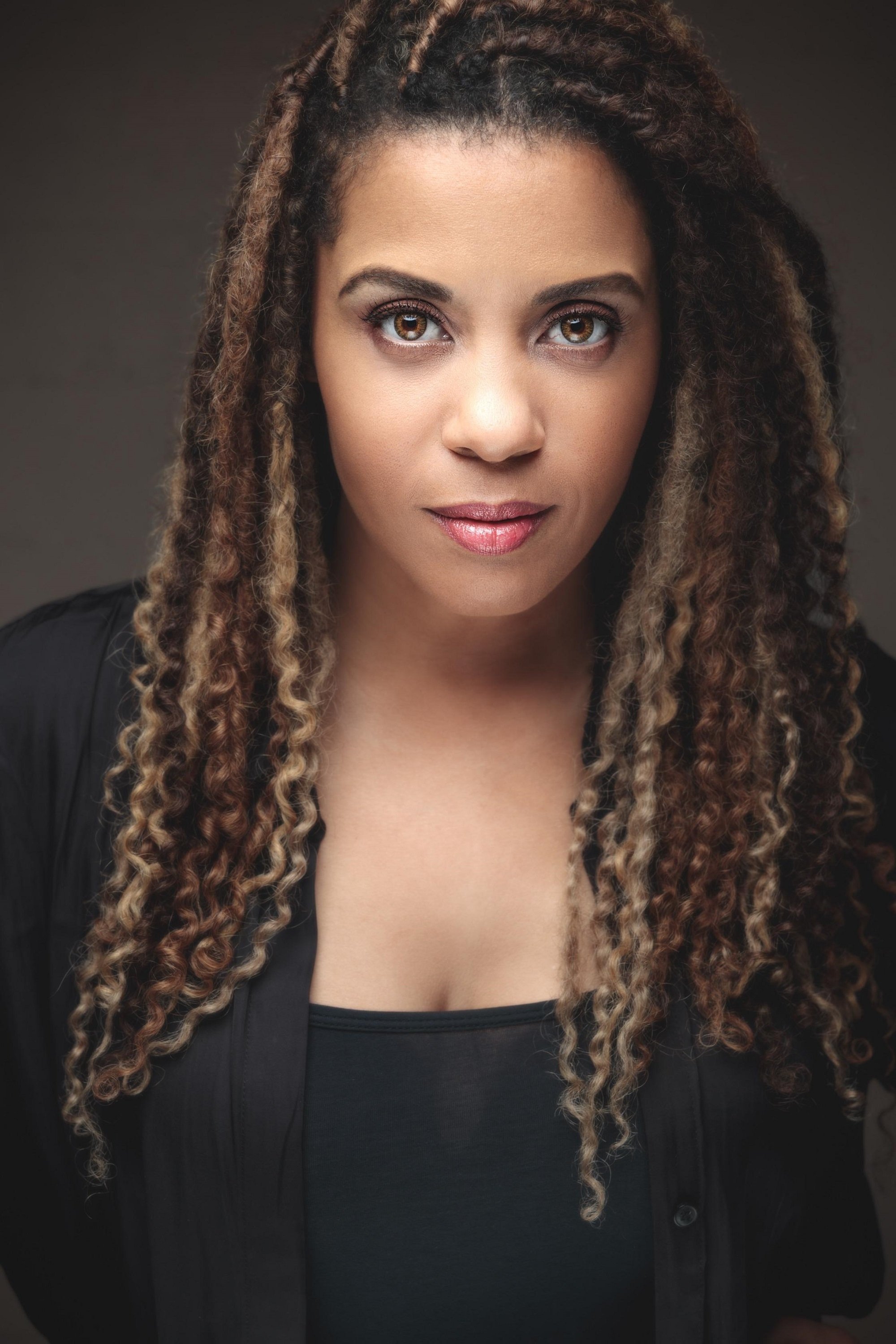 Tia Robinson backdrop