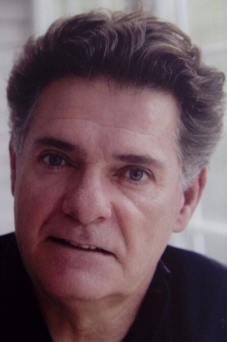 Álvaro Roig backdrop