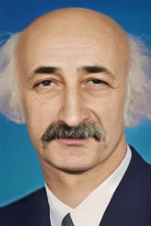 Kemal İskender backdrop