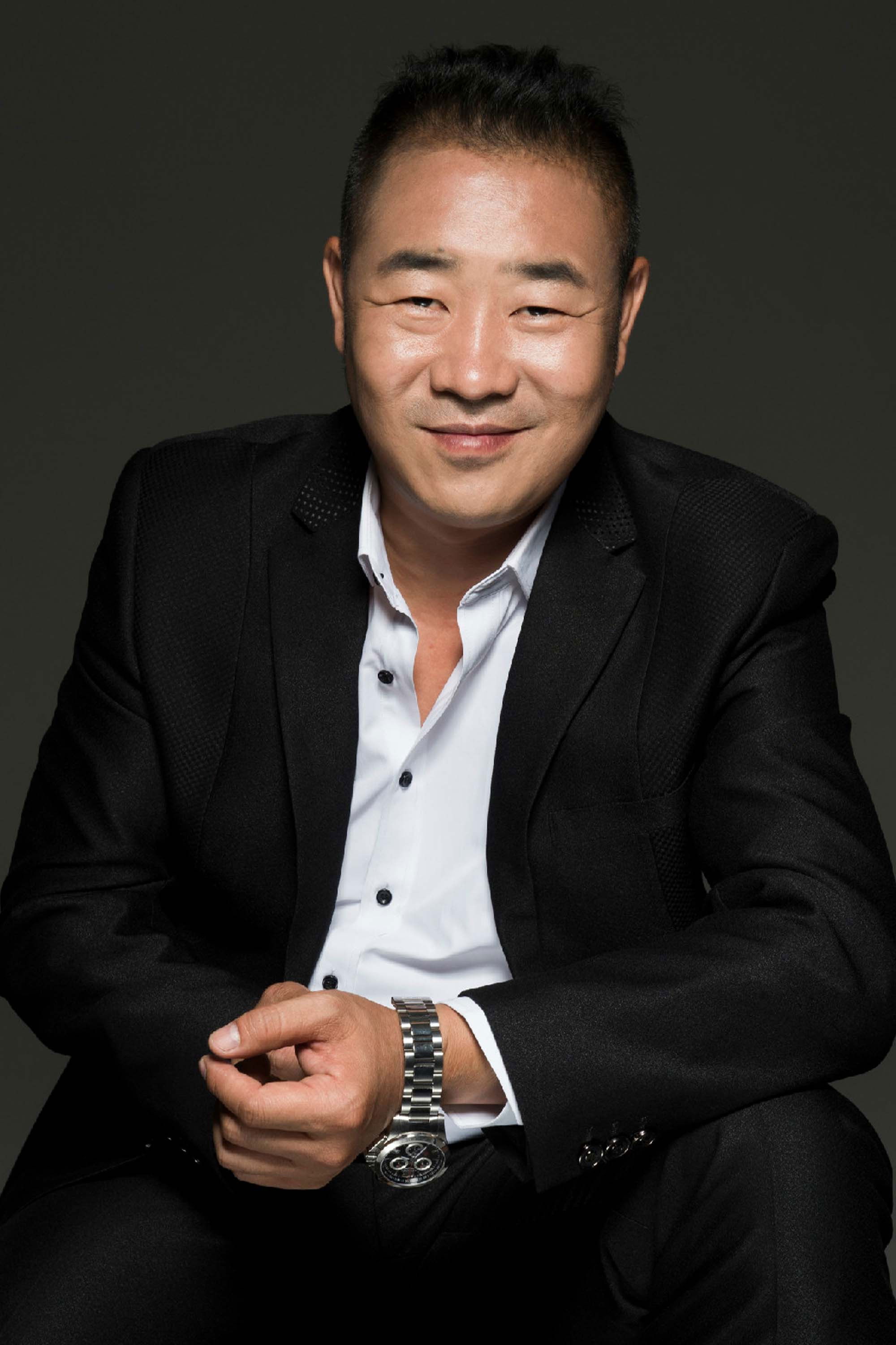 Wang Yisheng backdrop