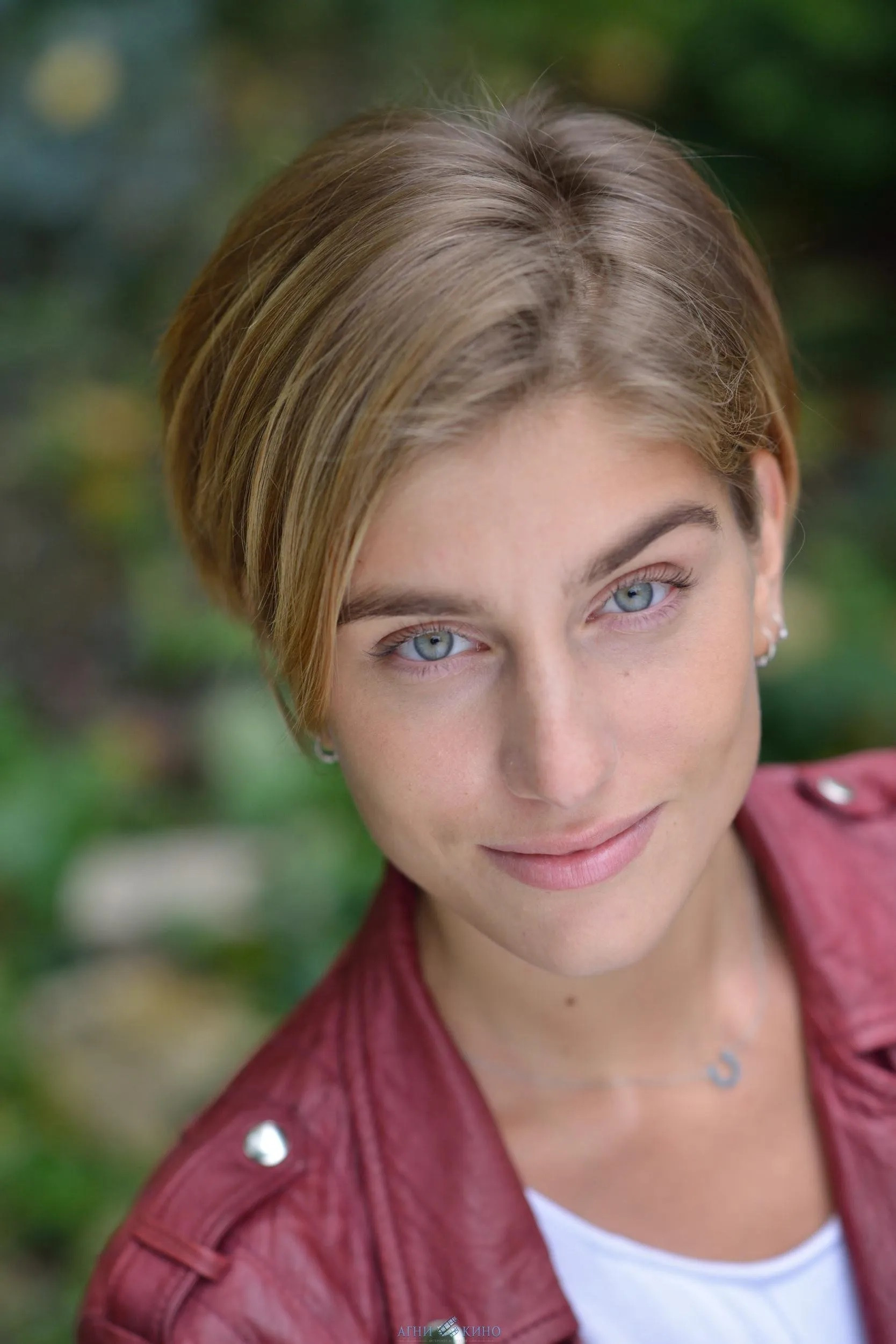 Nino Ninidze backdrop