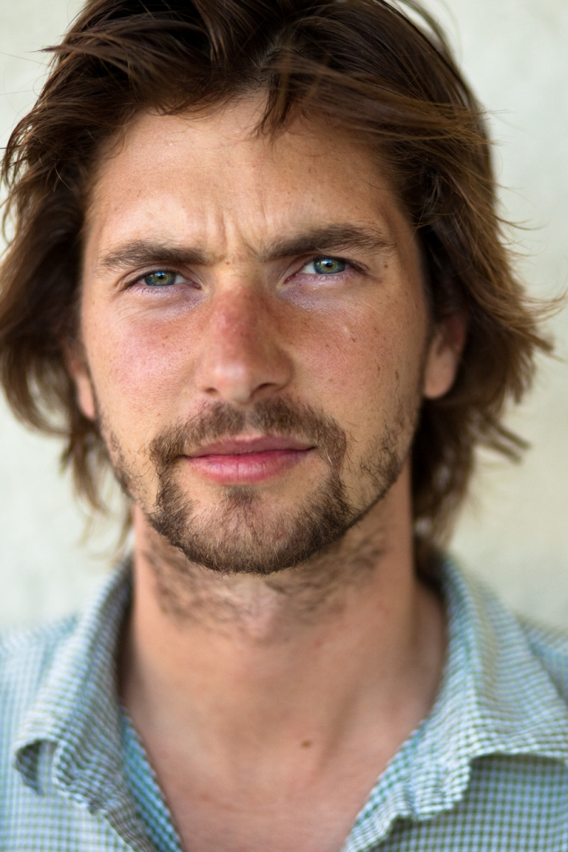 Anton Tennet backdrop