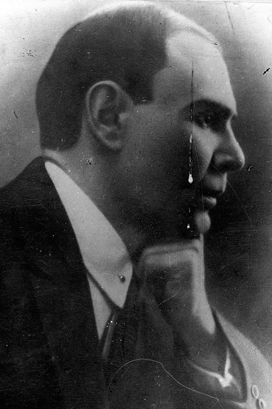 Abbas Mirza Sharifzadeh backdrop