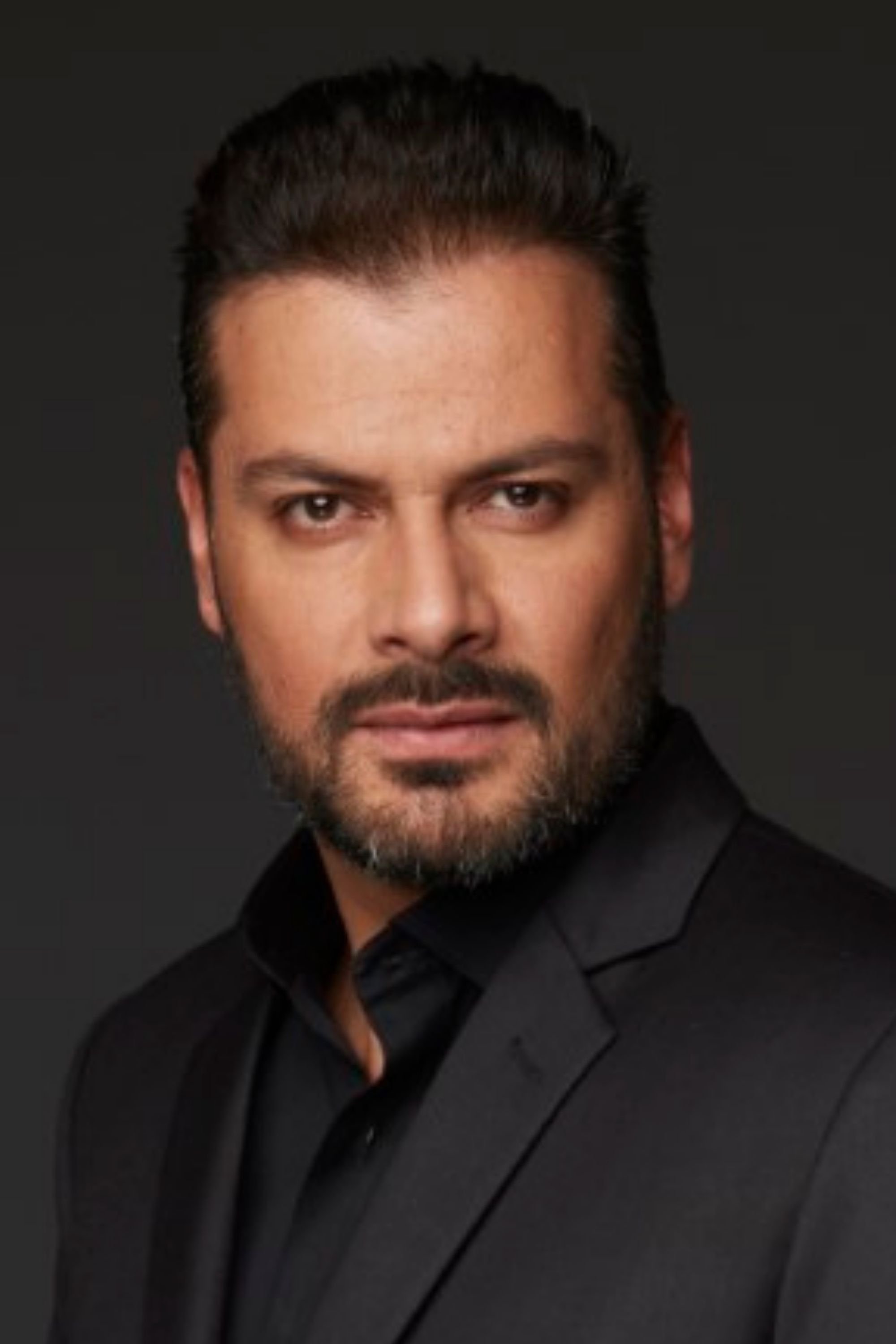 Tommy Vásquez backdrop