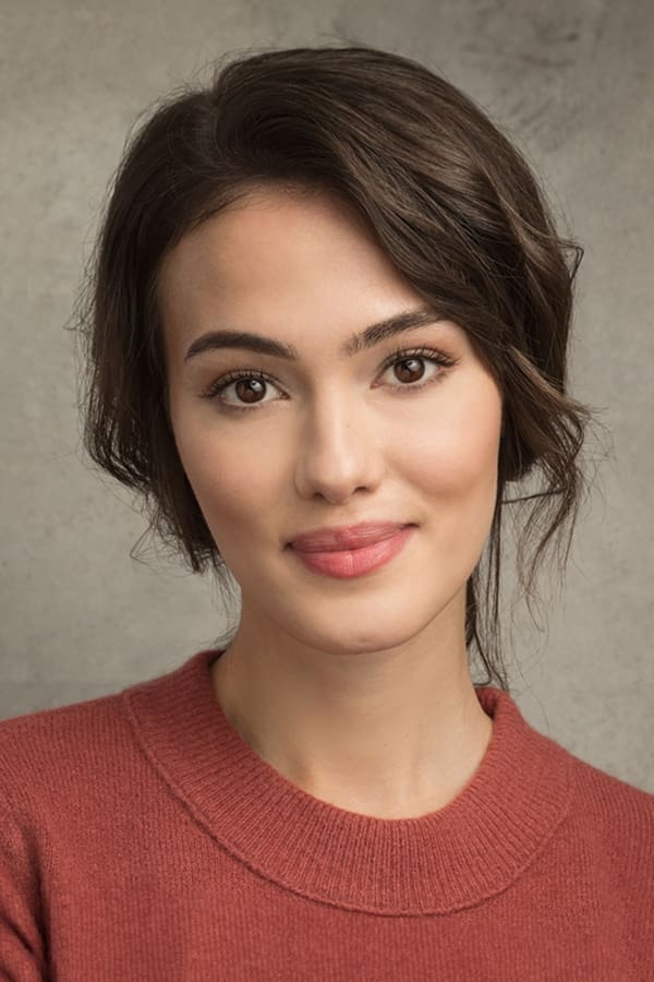 Gülper Özdemir backdrop