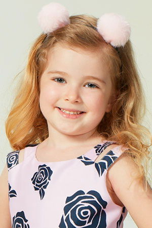 Ebrar Alya Demirbilek backdrop