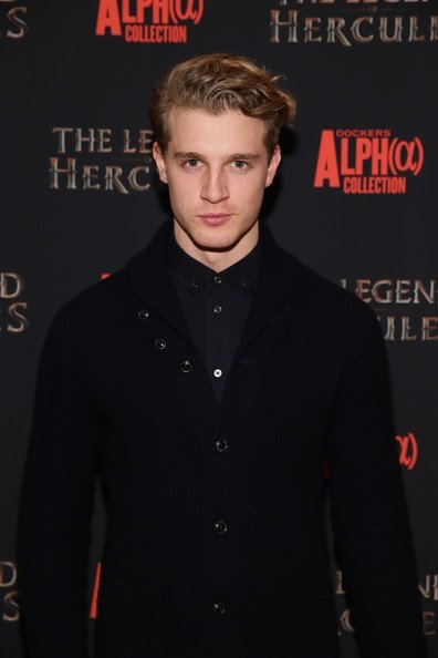 Pasha Pellosie backdrop