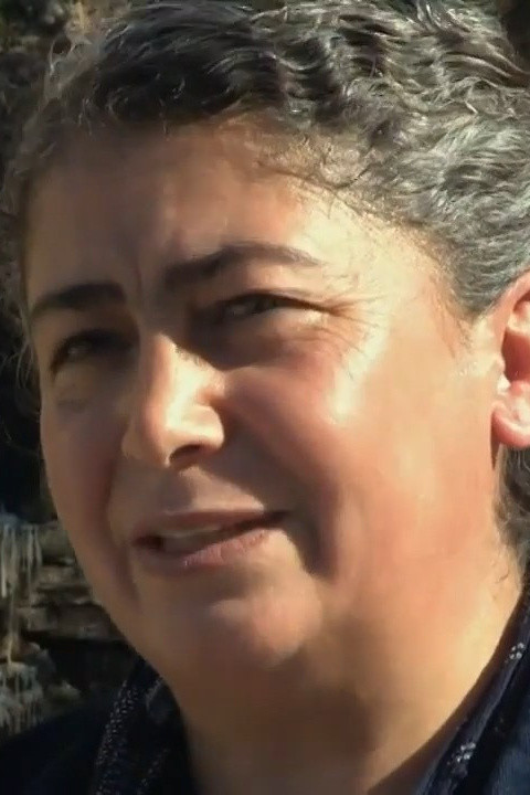 Nurhayat Altun backdrop