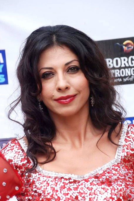 Vida Samadzai backdrop