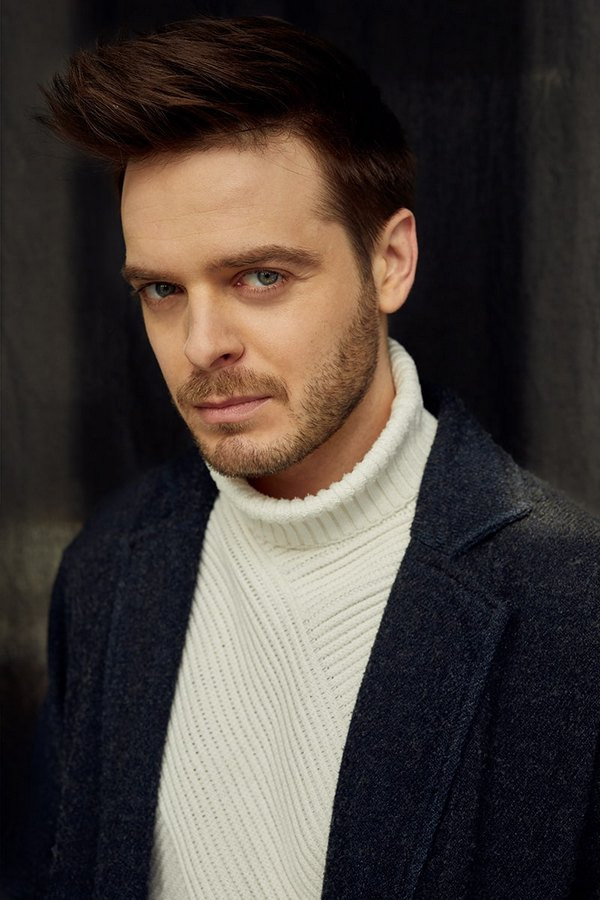 Adrian Budakow backdrop