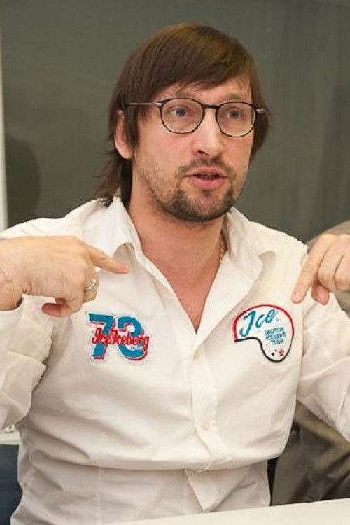 Boris Mirza backdrop