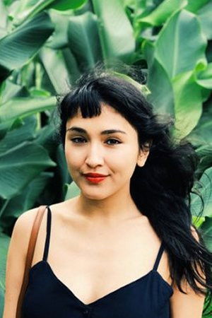 Roxy Rezvany backdrop