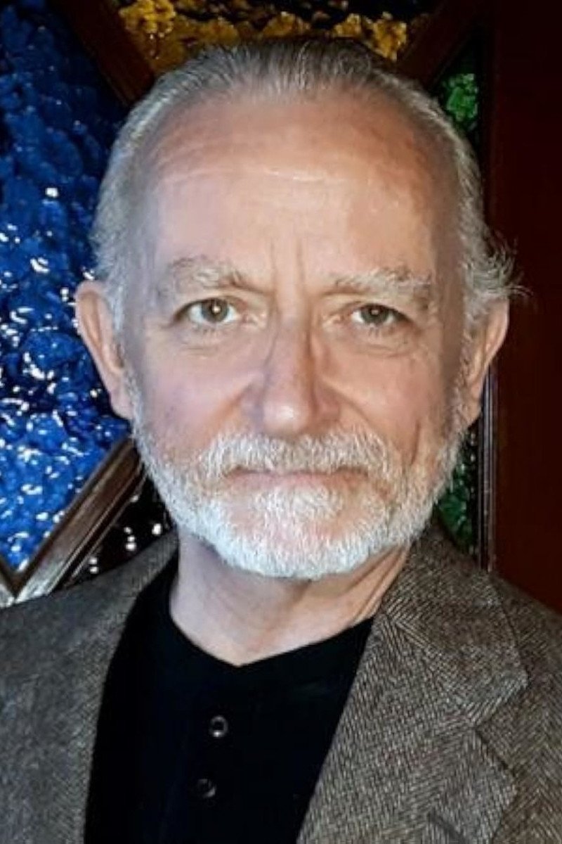 Steven T. Bartlett backdrop