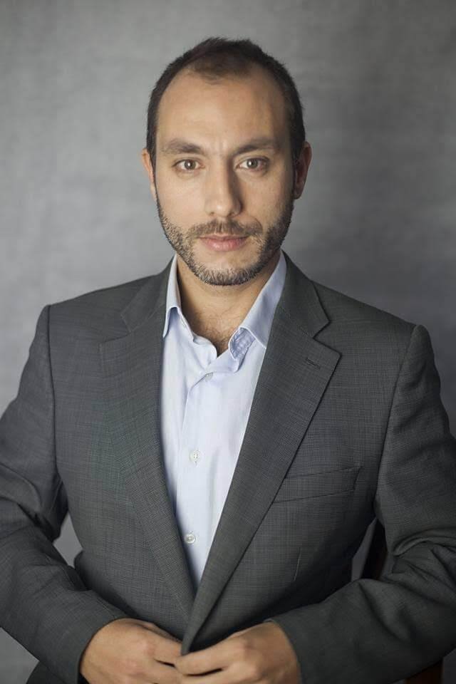 Henrique Gomes backdrop