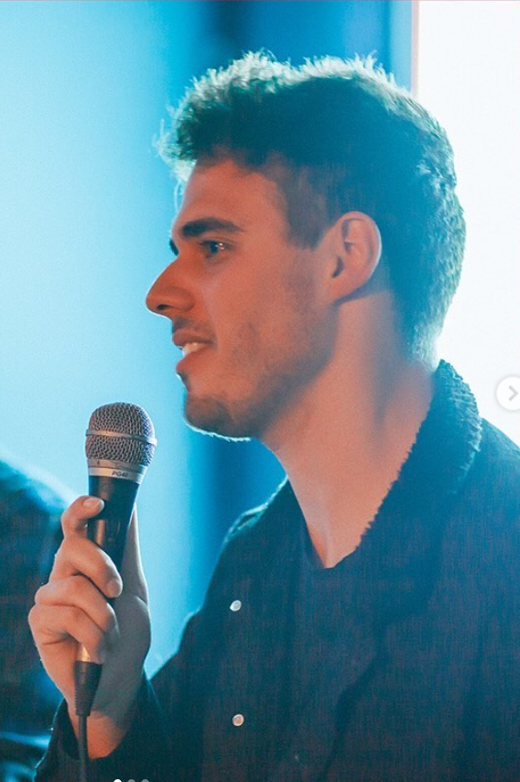 Rodrigo Oliveira backdrop