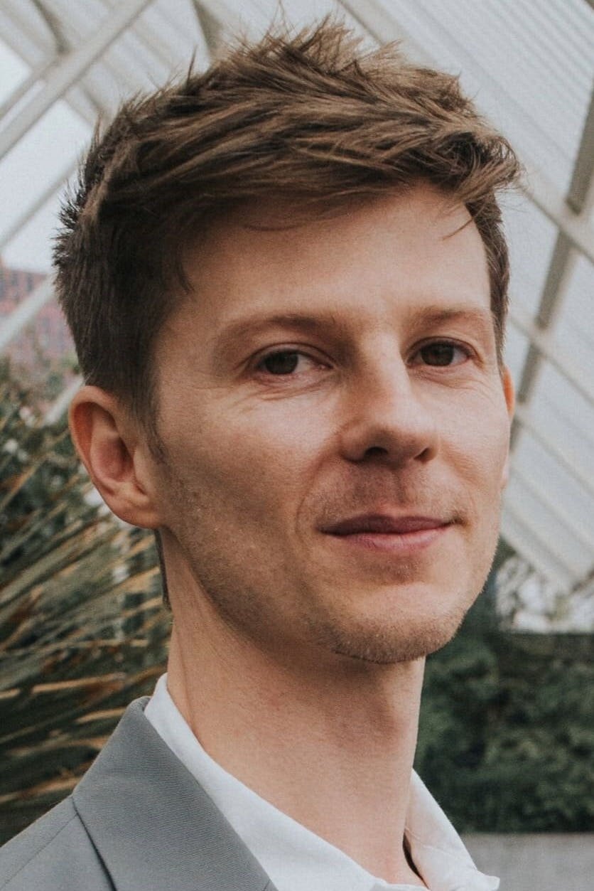 Kellen Quinn backdrop