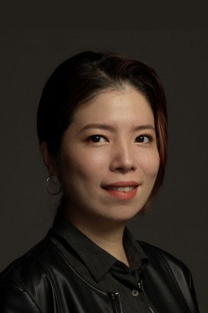 Yi-Shan Lee backdrop