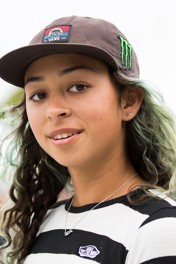 Lizzie Armanto backdrop