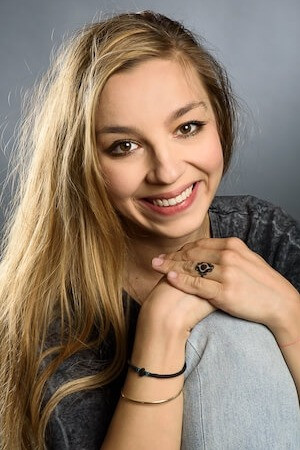 Ilinca Manolache backdrop