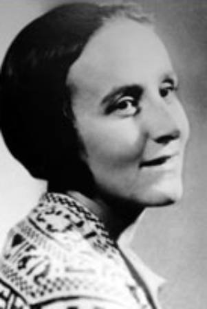 Aleksandra Remizova backdrop