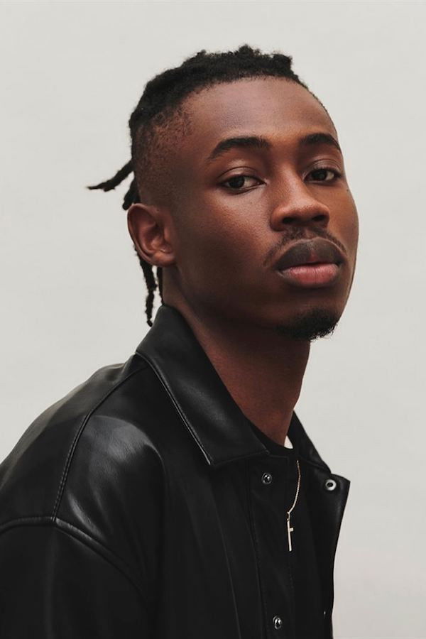 Bruni Makaya backdrop