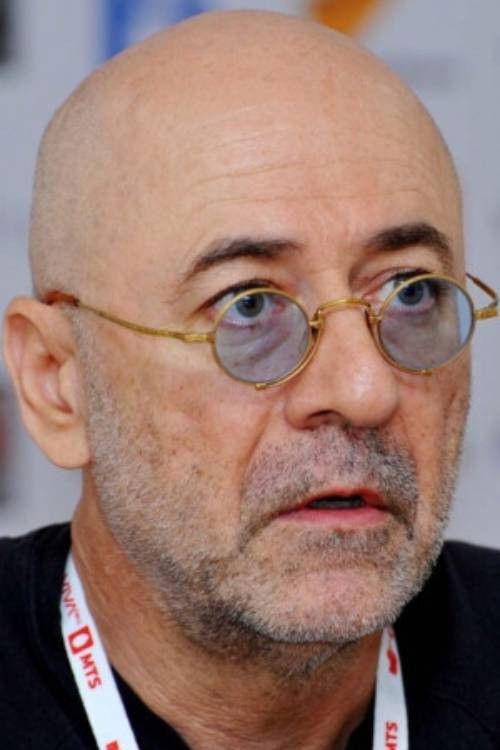 Sash Andranikian backdrop