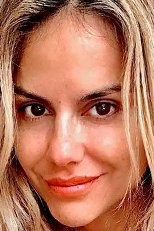 Mónica Hoyos backdrop