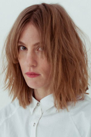 Tova Mozard backdrop