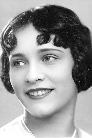 Disa Gillis backdrop