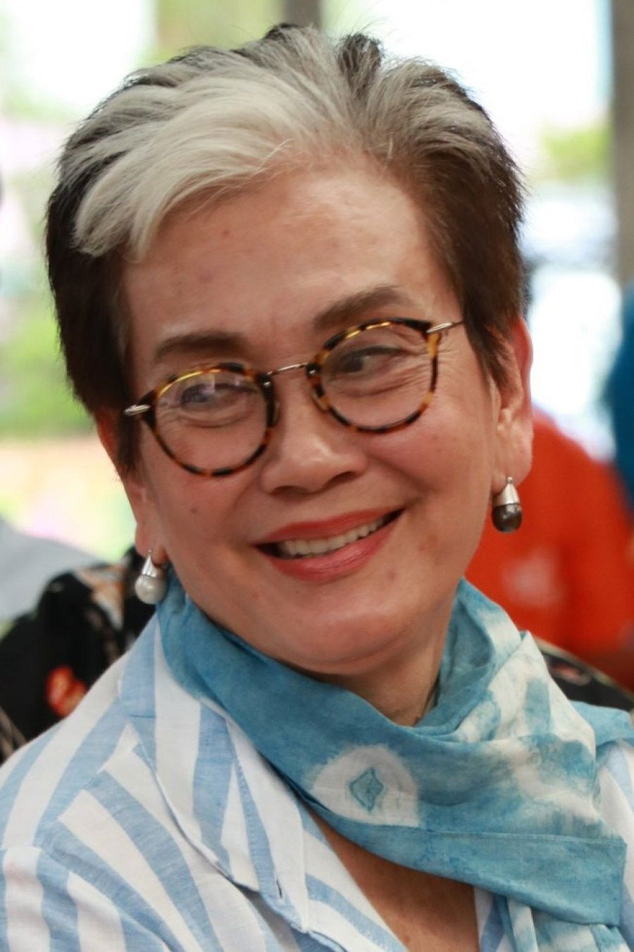 Suangsuda Cholumpi backdrop