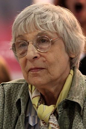 Yunna Morits backdrop