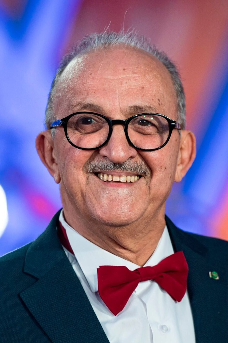 Mohamed El Jem backdrop