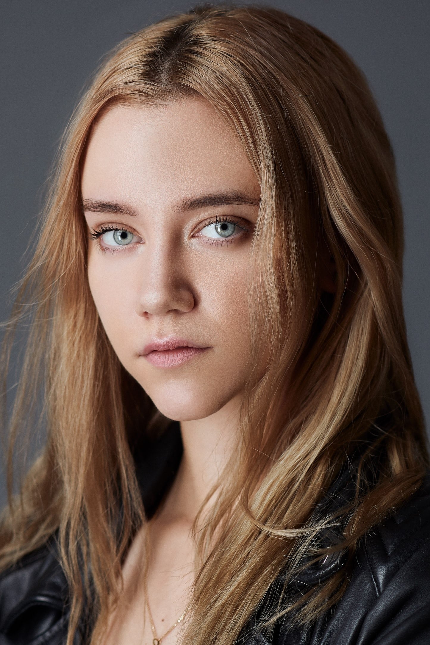 Nina Wisner backdrop