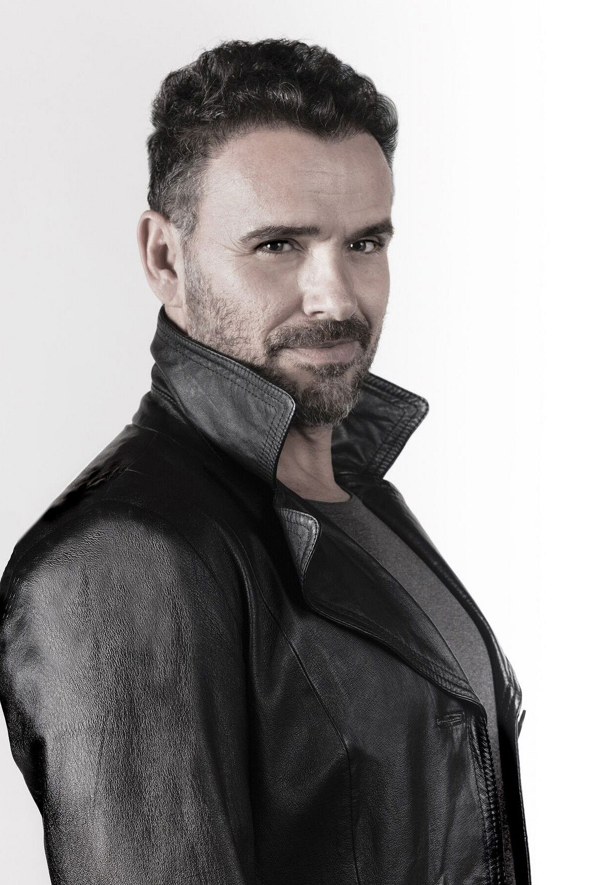 Anderson Farah backdrop