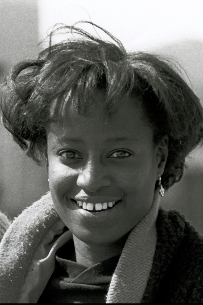 Jennifer Hodge de Silva backdrop