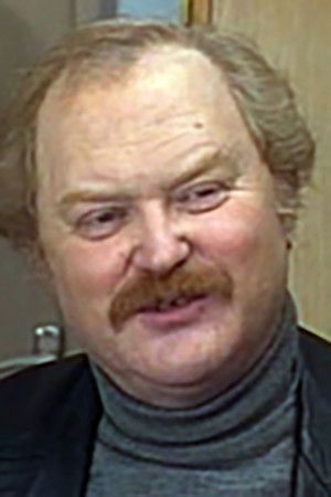 Leonid Satanovskiy backdrop