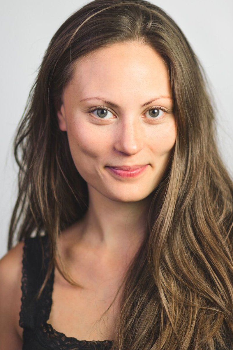 Sandrine Quynh backdrop