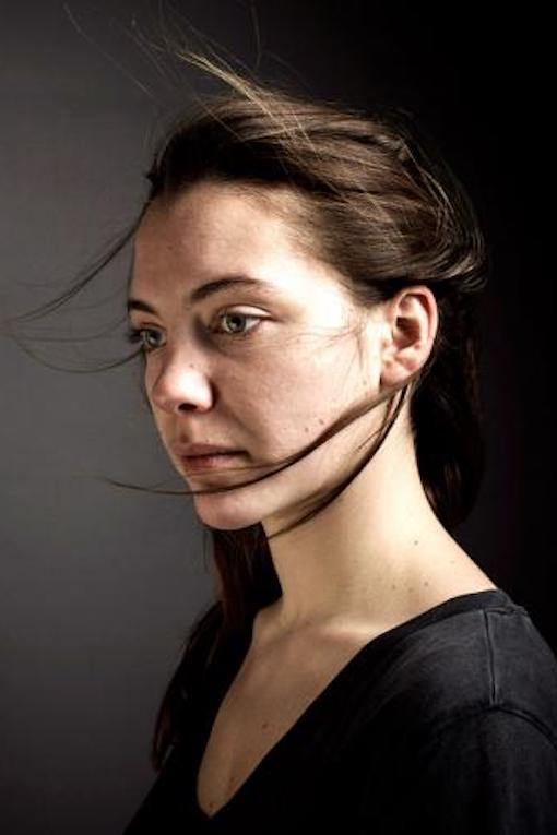 Claire de la Rüe du Can backdrop