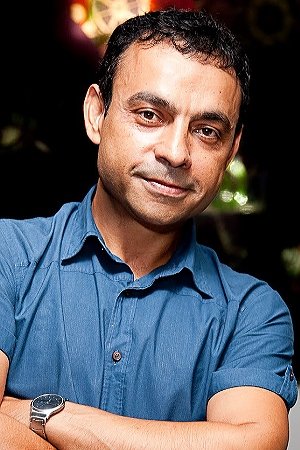 Nilson Rodrigues backdrop