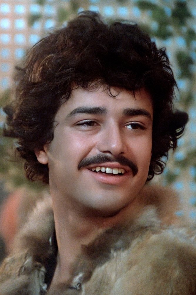 Robert de Laroche backdrop