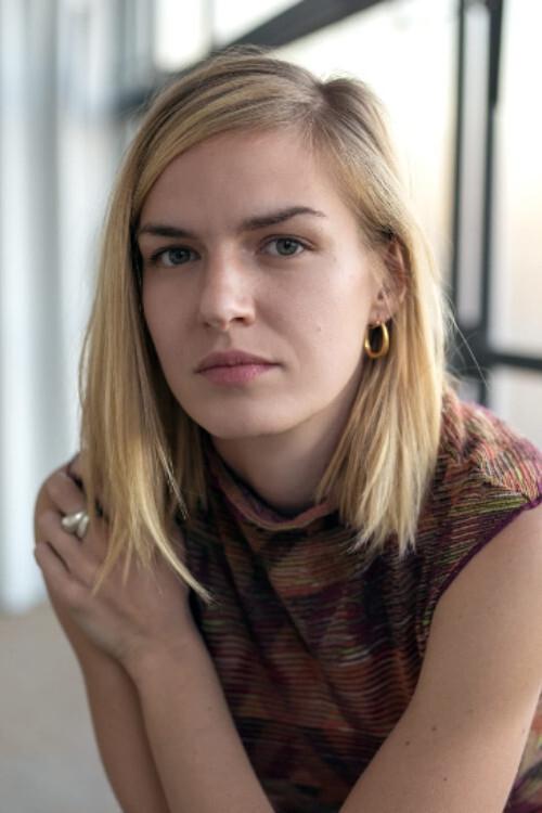 Hannah Olson backdrop