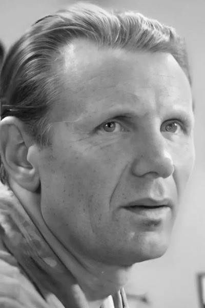 Pyotr Filonenko backdrop