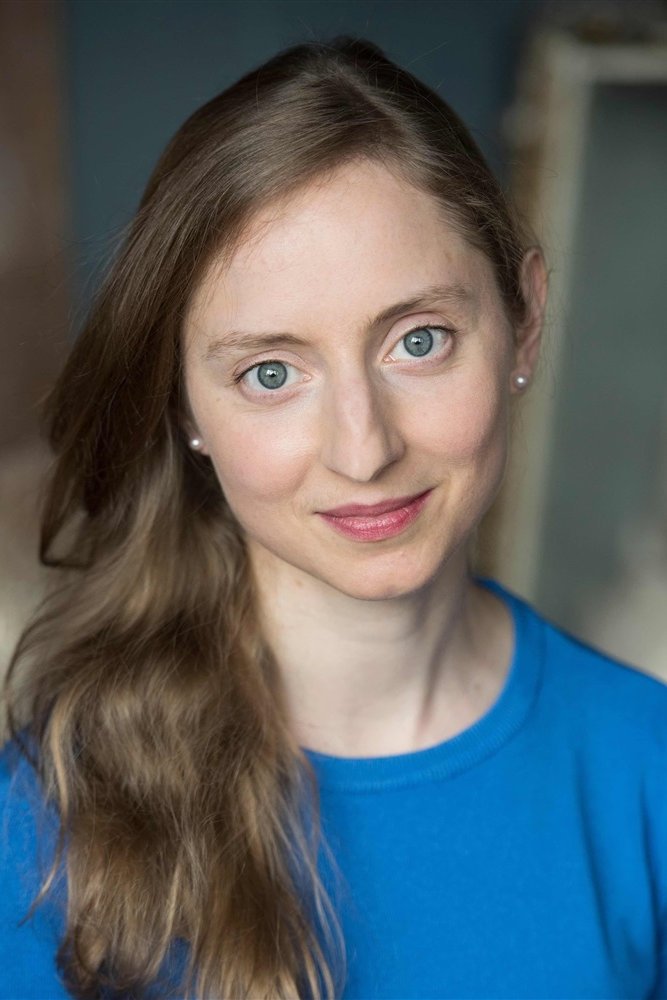 Cécile Dominjon backdrop