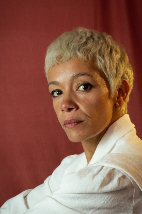 Patricia Saravy backdrop