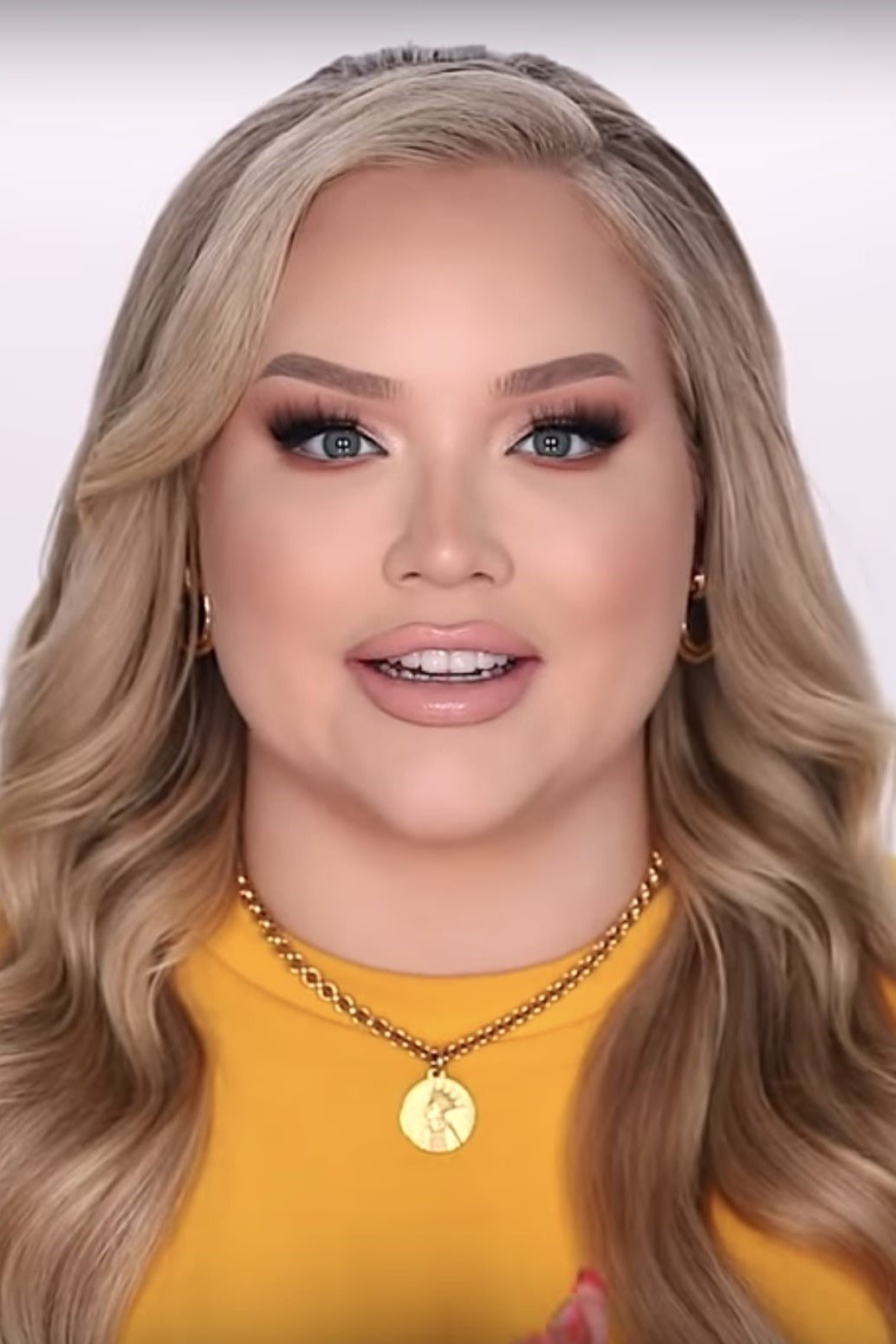 Nikkie de Jager backdrop